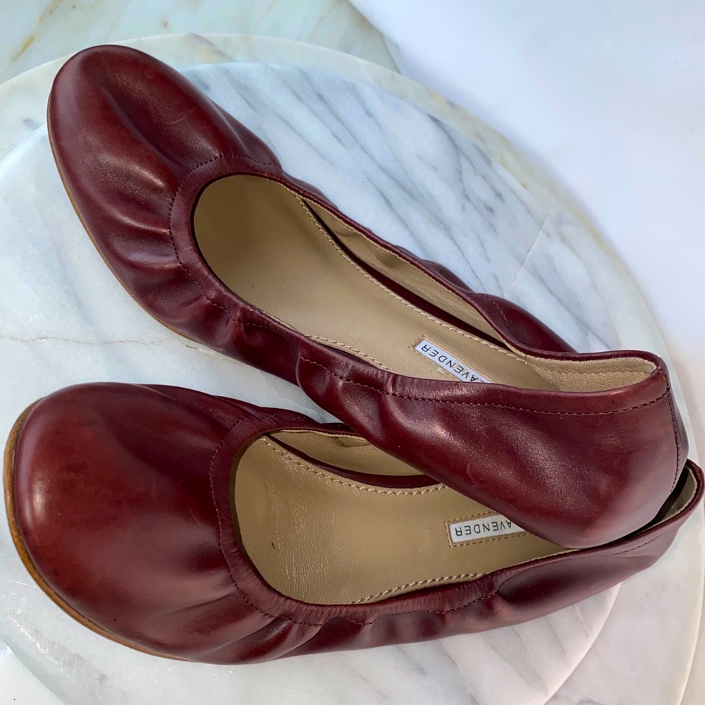 Vera Wang Burgundy Wine Red Ballet Flats Soft Leather 9 M Round Toe